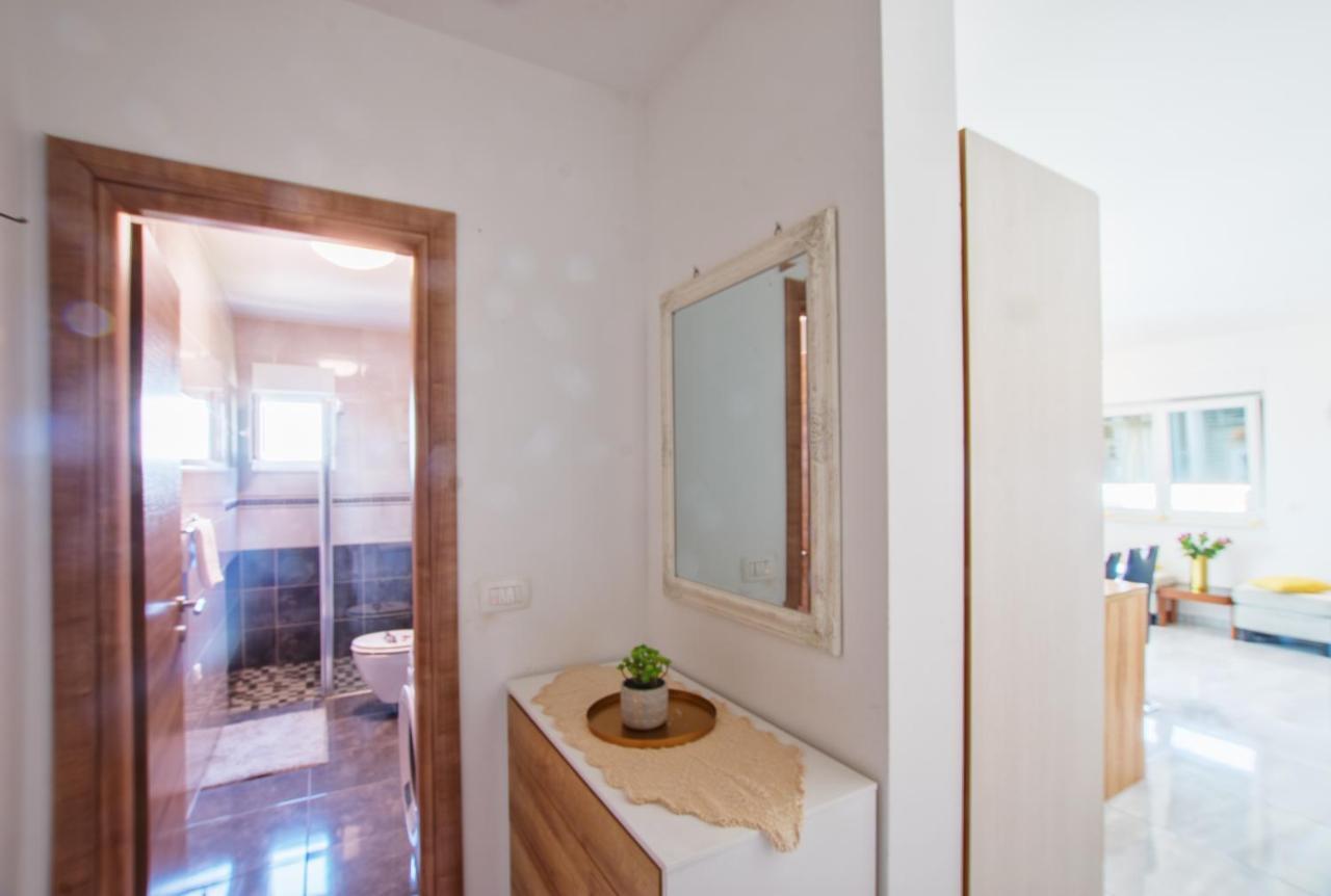 Judita Trogir Exterior foto